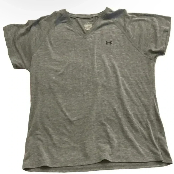 Set Of 2 Women’s Under Armour V Neck T Shirts Size Large - Picture 2 of 8